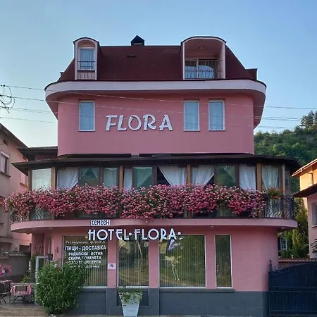 Family Flora Hotel 3*