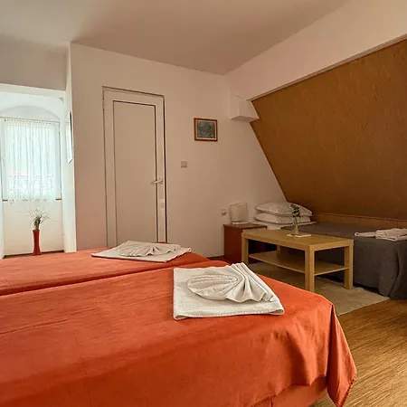 Family Flora Hotel Zlatograd