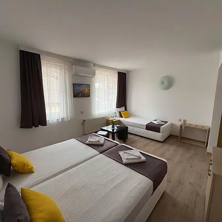 Hotel Family Flora 3*