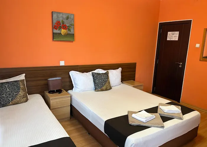 Family Flora Hotel 3*