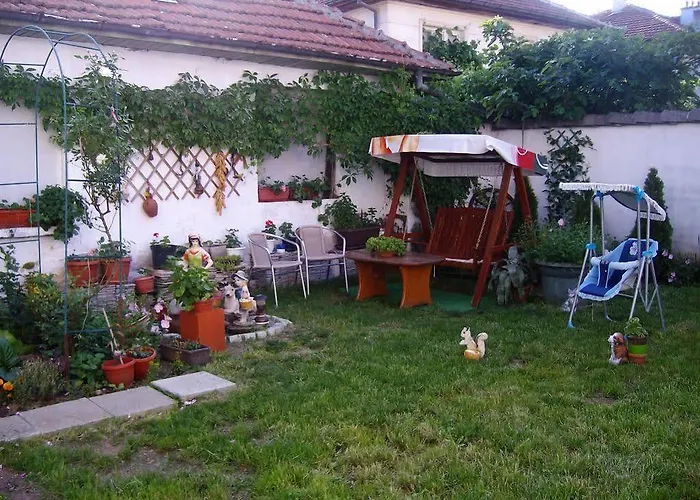 Family Flora Hotel 3*